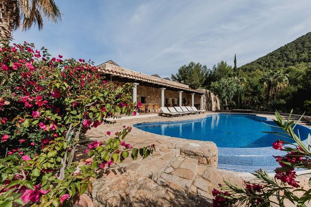 Foto 2 de Casa rural en lloguer a avenida Sant Josep de Sa Talaia de 5 habitacions amb terrassa i piscina