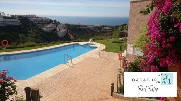 Foto 2 de Pis en venda a calle Cristoba El Colon de 2 habitacions amb terrassa i piscina