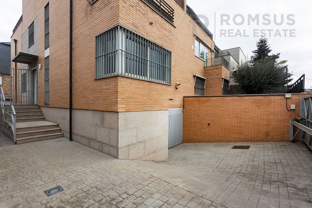 Foto 1 de Casa en venda a Peñagrande de 5 habitacions amb terrassa i garatge