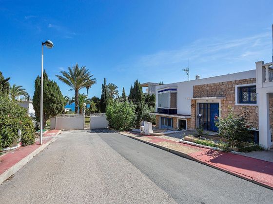 Foto 2 de Casa en venta en calle Teruel de 5 habitaciones con terraza y jardín