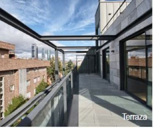 Foto 2 de Ático en venta en Nueva España de 4 habitaciones con terraza y garaje