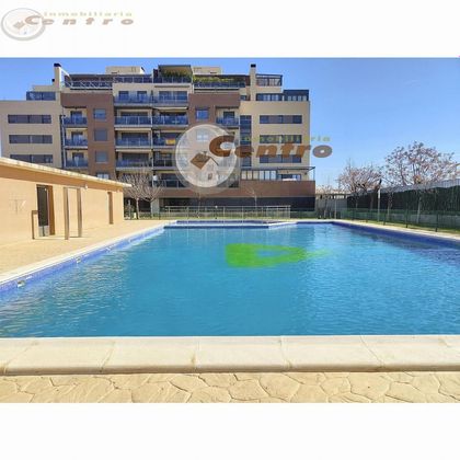 Foto 1 de Pis en venda a Hermanos Falcó - Sepulcro Bolera de 2 habitacions amb piscina i garatge