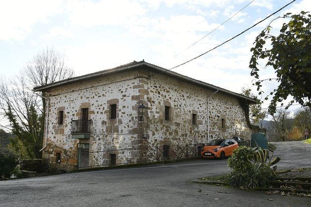 Foto 1 de Casa en venda a barrio Meakaur de 5 habitacions i 663 m²