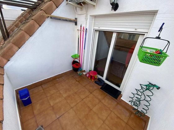 Foto 2 de Dúplex en venda a calle Esperanza de 2 habitacions amb terrassa i garatge