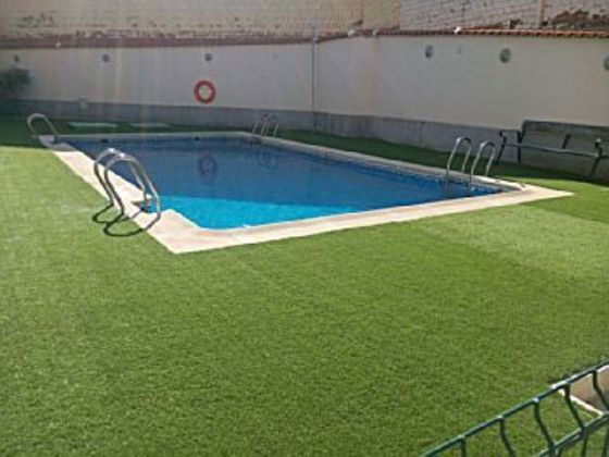Foto 2 de Pis en venda a calle Granada de 3 habitacions amb terrassa i piscina