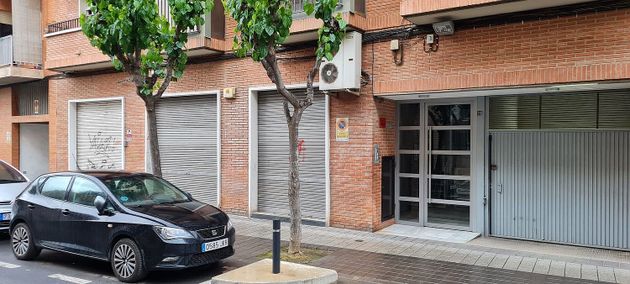 Foto 2 de Venta de local en calle Entierro de la Sardina de 74 m²