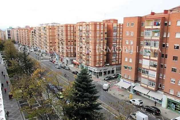 Foto 1 de Venta de piso en Garrido Norte - Chinchibarra de 4 habitaciones con balcón y calefacción
