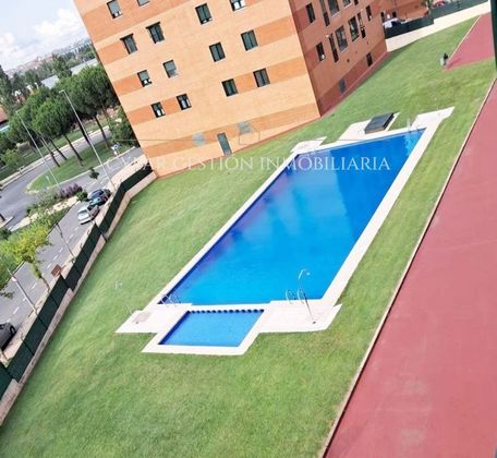 Foto 2 de Piso en venta en Tejares -Chamberí - Alcades de 2 habitaciones con terraza y piscina