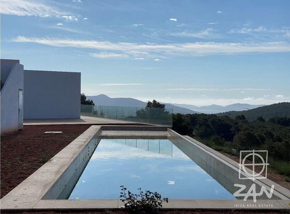 Foto 1 de Xalet en venda a Es Cubells de 5 habitacions amb terrassa i piscina