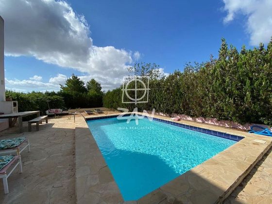 Foto 1 de Casa en venda a Sant Joan de Labritja de 4 habitacions amb terrassa i piscina