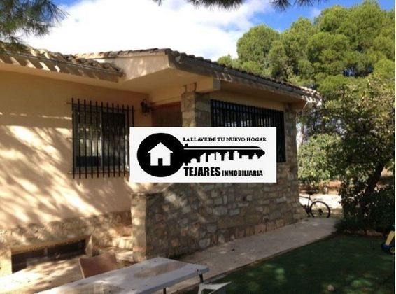 Foto 1 de Casa rural en venda a Hermanos Falcó - Sepulcro Bolera de 7 habitacions amb terrassa i piscina