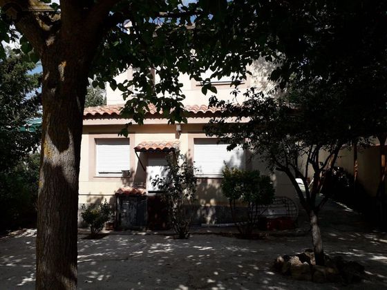 Foto 1 de Xalet en venda a Robledo de 4 habitacions amb terrassa i jardí