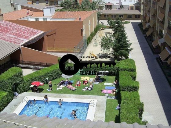 Foto 1 de Pis en venda a Feria de 3 habitacions amb terrassa i piscina