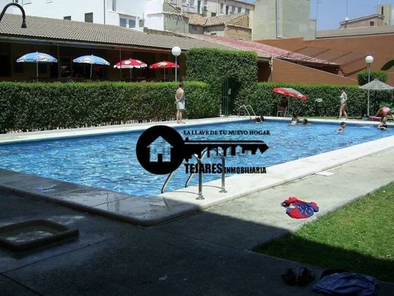 Foto 2 de Venta de piso en Feria de 3 habitaciones con terraza y piscina