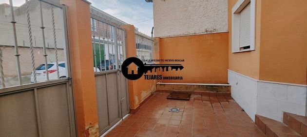 Foto 2 de Casa adossada en venda a Pedro Lamata - San Pedro Mortero de 4 habitacions amb terrassa i garatge