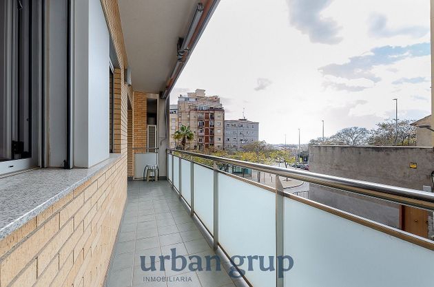 Foto 2 de Venta de piso en Les Planes de 3 habitaciones con balcón y ascensor