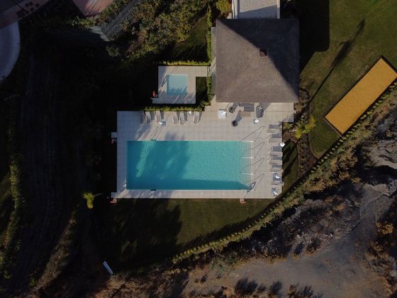 Foto 2 de Dúplex en venda a Benahavís de 3 habitacions amb terrassa i piscina