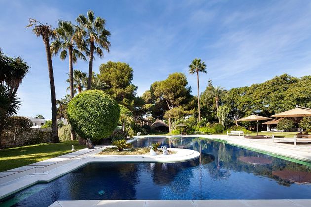 Foto 1 de Xalet en venda a Paraíso - Atalaya- Benamara de 8 habitacions amb terrassa i piscina
