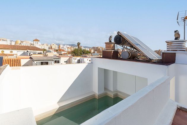 Foto 2 de Casa adossada en venda a Gamarra - La Trinidad de 4 habitacions amb terrassa i piscina