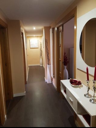 Foto 1 de Piso en alquiler en Camino de Ronda - Rosaleda de 4 habitaciones con muebles y balcón