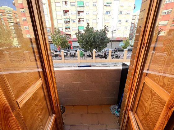 Foto 2 de Venta de piso en El Calvari de 2 habitaciones con balcón y aire acondicionado