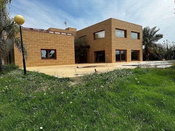 Foto 1 de Casa rural en venta en avenida Pedro Garcia Bañon de 5 habitaciones con terraza y piscina