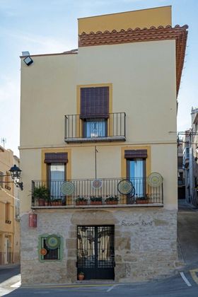 Foto 1 de Casa en venta en Cervera del Maestre de 3 habitaciones con terraza y balcón