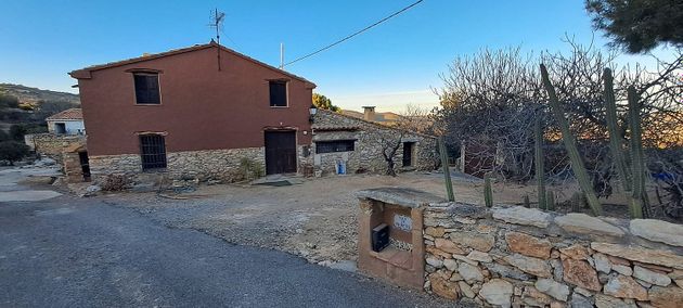 Foto 1 de Venta de casa rural en Coves de Vinromà (les) de 4 habitaciones con terraza y garaje
