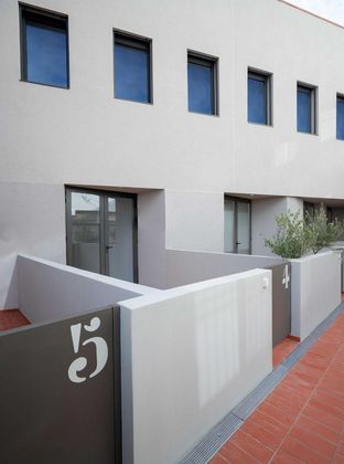 Foto 2 de Dúplex en venda a Centre - Santa Coloma de Gramanet de 2 habitacions amb terrassa i aire acondicionat