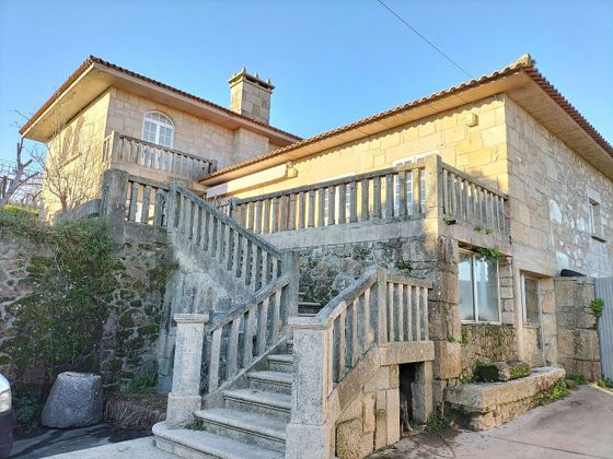 Foto 1 de Casa en venda a Vilanova de Arousa de 6 habitacions amb terrassa i jardí