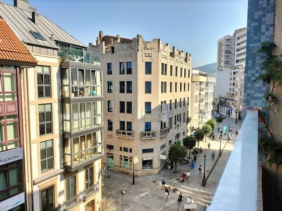 Foto 2 de Pis en venda a Vilagarcía de 7 habitacions amb terrassa i balcó