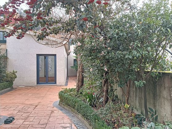 Foto 1 de Venta de chalet en O Carril - Bamio de 3 habitaciones con terraza y jardín