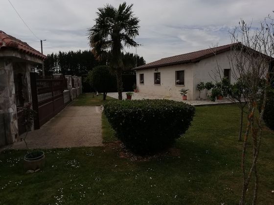 Foto 2 de Chalet en venta en calle Hortos de 3 habitaciones con terraza y jardín