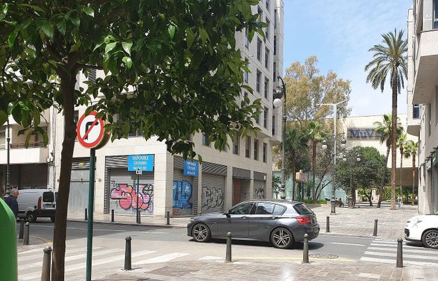Foto 1 de Local en lloguer a calle Huesca de 63 m²