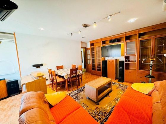 Foto 1 de Alquiler de piso en El Carrascal de 3 habitaciones con muebles y aire acondicionado
