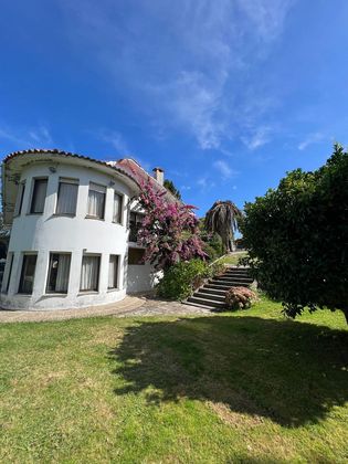 Foto 1 de Casa en venda a Bergondo de 8 habitacions amb terrassa i garatge