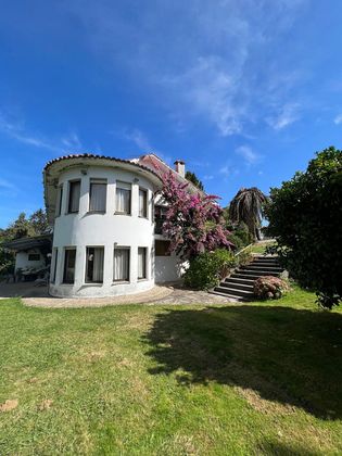 Foto 2 de Casa en venda a Bergondo de 8 habitacions amb terrassa i garatge