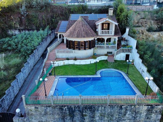 Foto 1 de Venta de chalet en Poio de 6 habitaciones con terraza y piscina