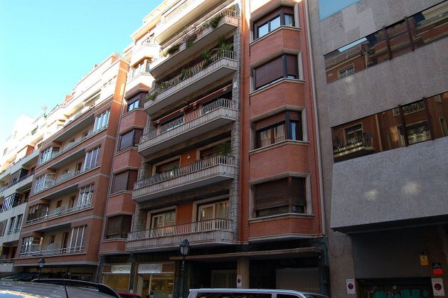Foto 1 de Pis en venda a calle Colón de Larreátegui de 5 habitacions amb terrassa i garatge