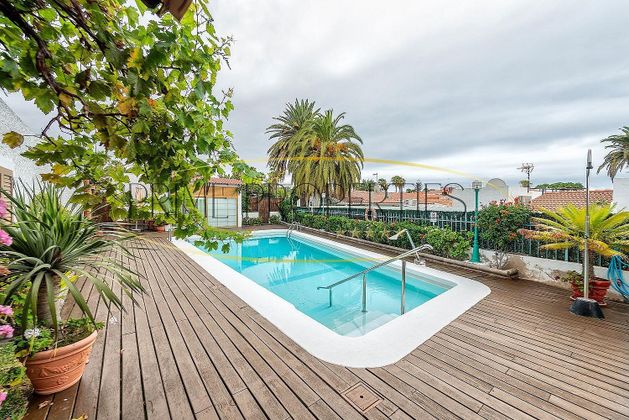 Foto 1 de Chalet en venta en Playa del Inglés de 2 habitaciones con terraza y piscina