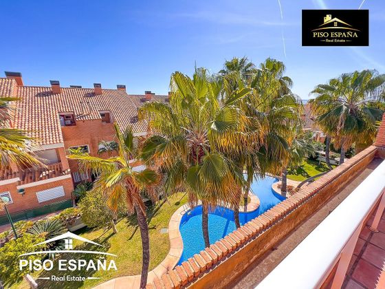 Foto 1 de Casa adossada en venda a Cabo de las Huertas de 7 habitacions amb terrassa i piscina