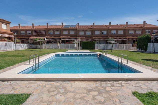 Foto 1 de Venta de casa en Los Girasoles de 3 habitaciones con terraza y piscina