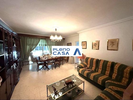 Foto 2 de Piso en venta en Reconquista-San José Artesano-El Rosario de 4 habitaciones con terraza y ascensor