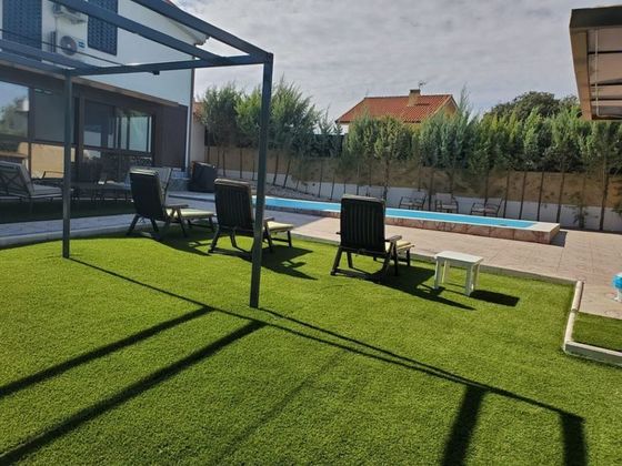 Foto 1 de Casa en venda a Lillo de 3 habitacions amb terrassa i piscina
