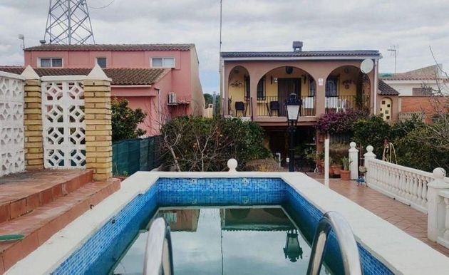 Foto 1 de Venta de casa en Alameda Park de 6 habitaciones con terraza y piscina