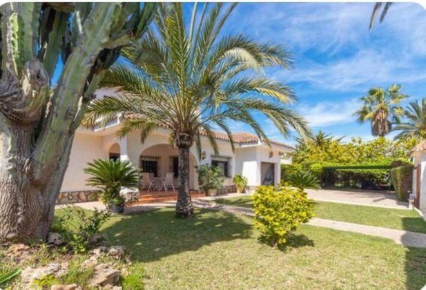 Foto 2 de Casa adossada en lloguer a Cabo Roig - La Zenia de 5 habitacions amb terrassa i piscina