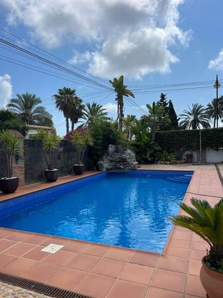 Foto 2 de Xalet en venda a Nueva Torrevieja - Aguas Nuevas de 4 habitacions amb terrassa i piscina