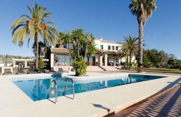 Foto 1 de Casa adossada en lloguer a Benissa de 5 habitacions amb terrassa i piscina