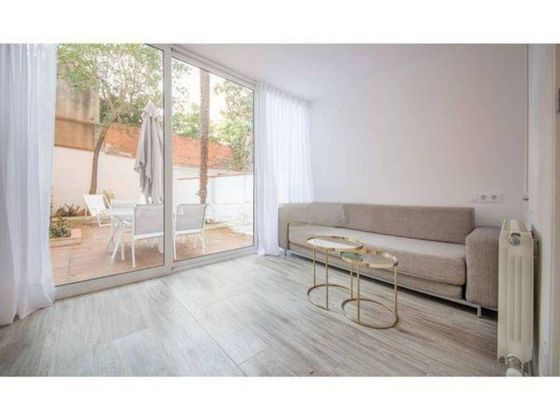 Foto 2 de Alquiler de piso en El Putxet i el Farró de 2 habitaciones con terraza y muebles