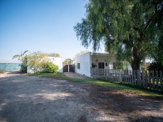 Foto 1 de Casa rural en venda a Las Tres Piedras - Costa Ballena de 3 habitacions amb terrassa i jardí